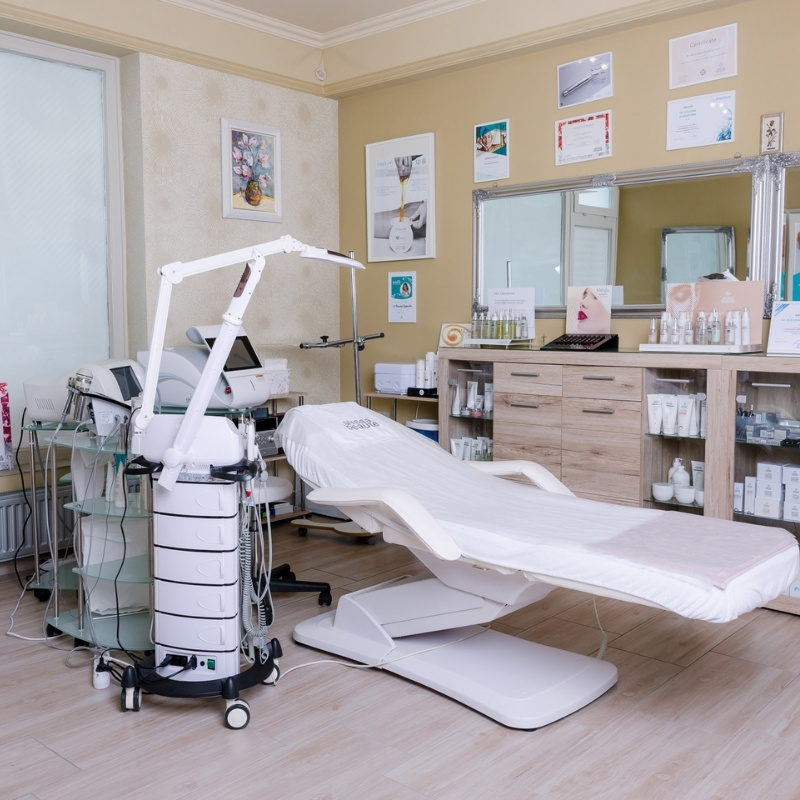 dermaland kecskeméti kozmetika, kozmetikus, diplomás, bőrgyógyász, hifu, mezoterápia, őssejtes, rádiofrekvenciás, dermapen, plazmapen, lézeres szőrtelenítés, intim, férfi, női, nagykőrös, kiskunfélegyháza, antiallergén, aknekezelés, pigmentfolt, ráncfeltöltés, szeged, cegléd
